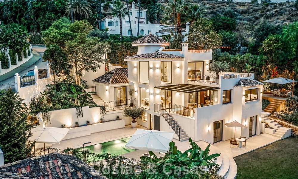 Luxueus, eigentijds gerenoveerd villa te koop in een gated community in Nueva Andalucia’s golfvallei, Marbella 800742