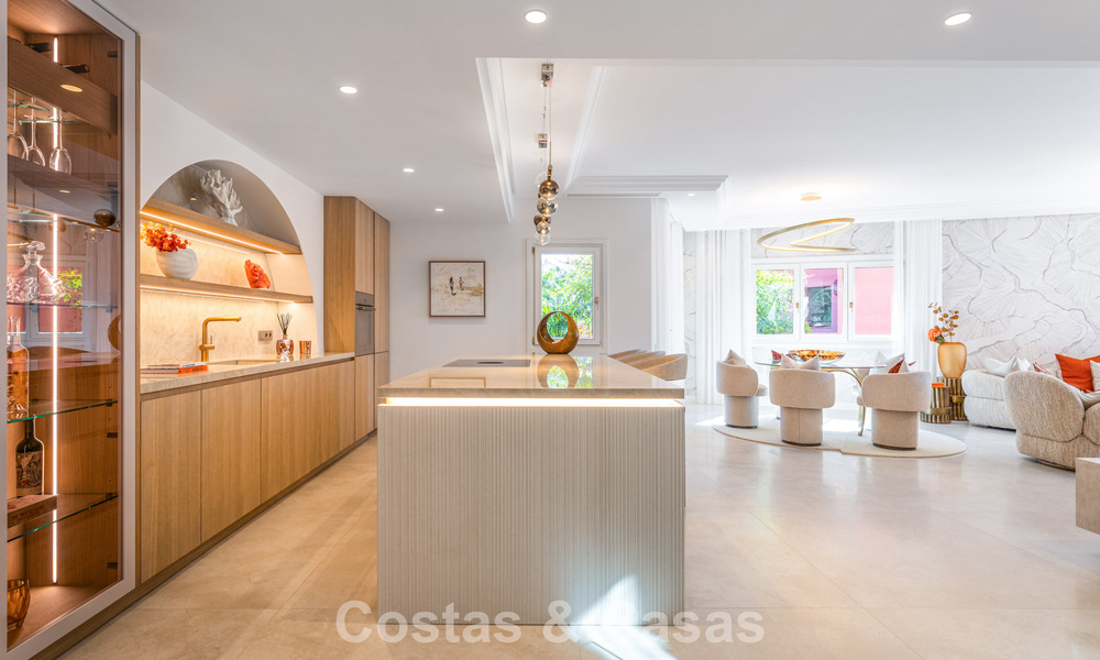 Exclusief duplex penthouse te koop aan het strand op de New Golden Mile tussen Marbella en Estepona 800758