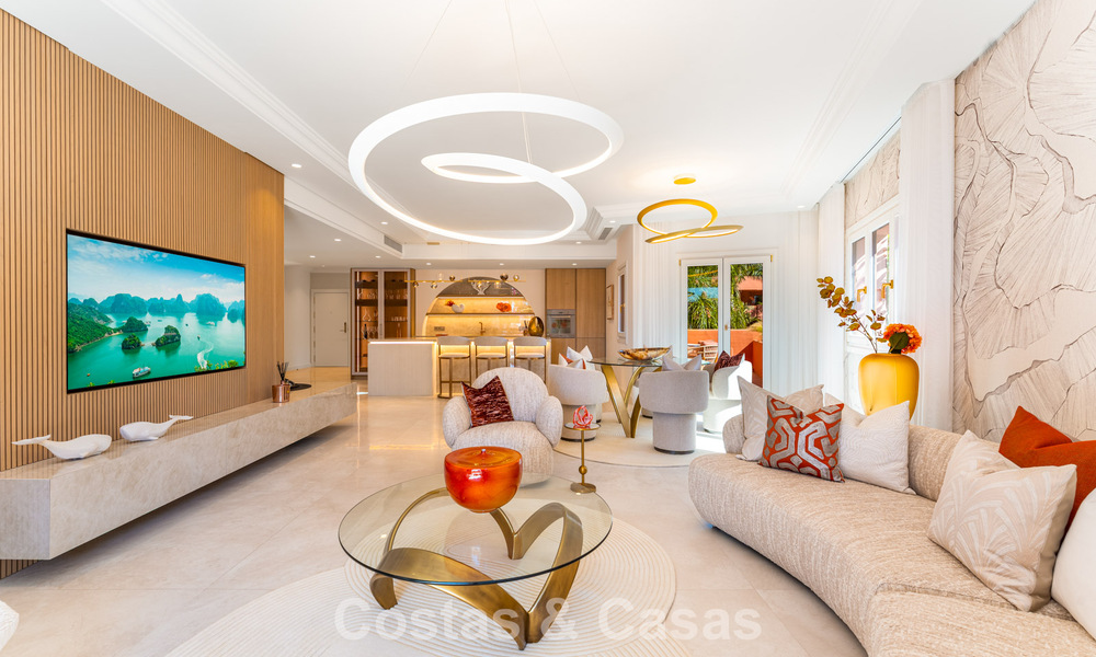 Exclusief duplex penthouse te koop aan het strand op de New Golden Mile tussen Marbella en Estepona 800764