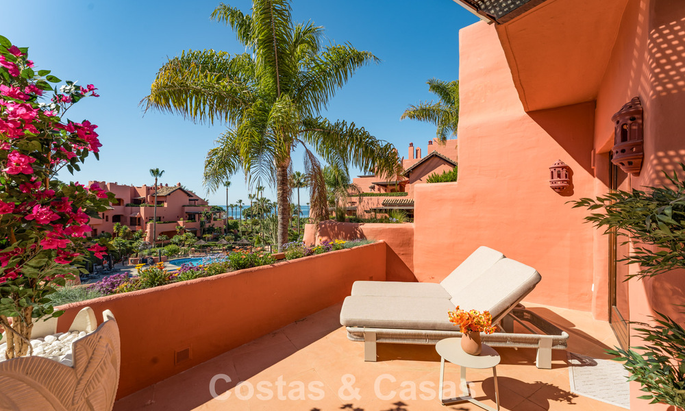 Exclusief duplex penthouse te koop aan het strand op de New Golden Mile tussen Marbella en Estepona 800766