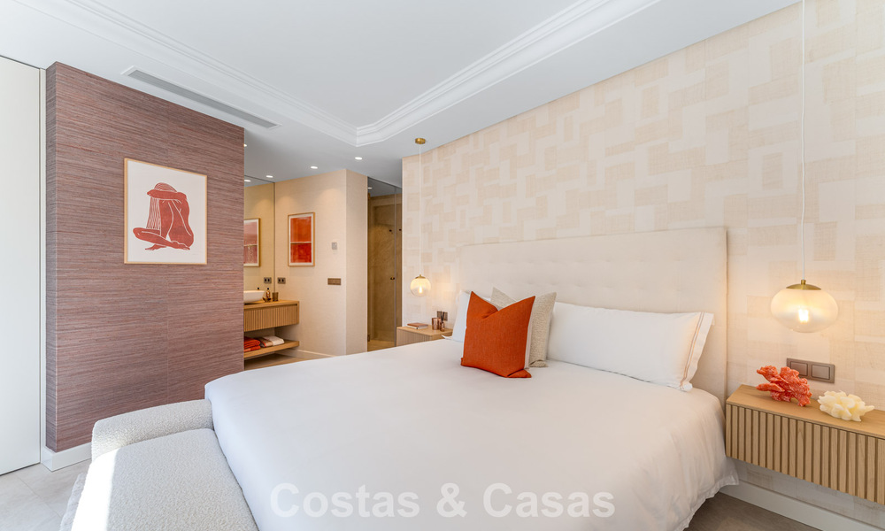 Exclusief duplex penthouse te koop aan het strand op de New Golden Mile tussen Marbella en Estepona 800770