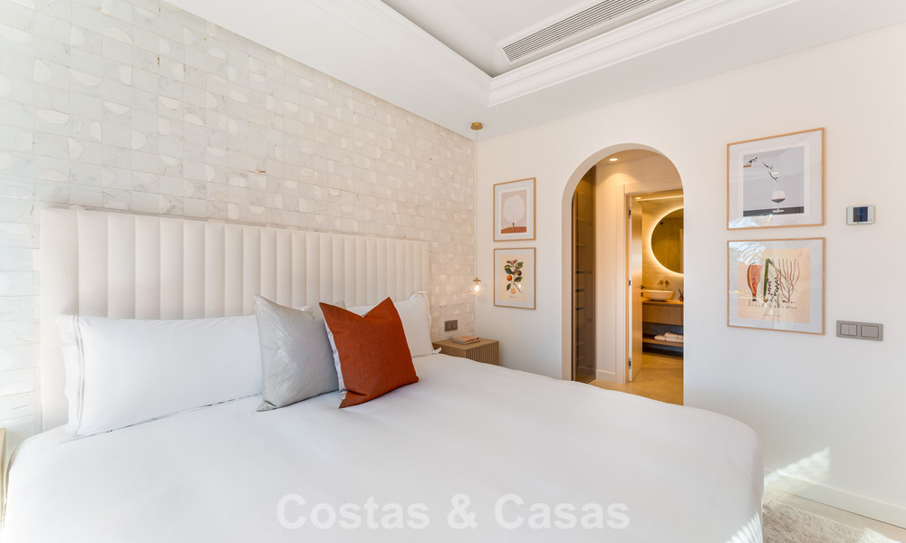 Exclusief duplex penthouse te koop aan het strand op de New Golden Mile tussen Marbella en Estepona 800774