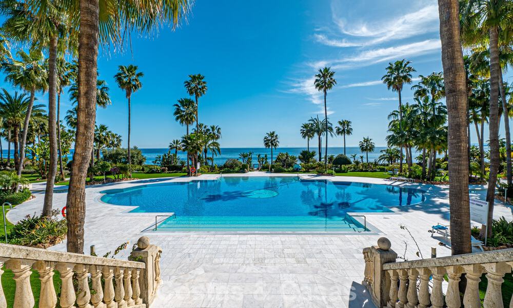 Eersteklas appartement te koop, direct aan het strand in het vijfsterren Las Dunas Park in Marbella - Estepona 800869