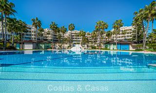Eersteklas appartement te koop, direct aan het strand in het vijfsterren Las Dunas Park in Marbella - Estepona 800874 