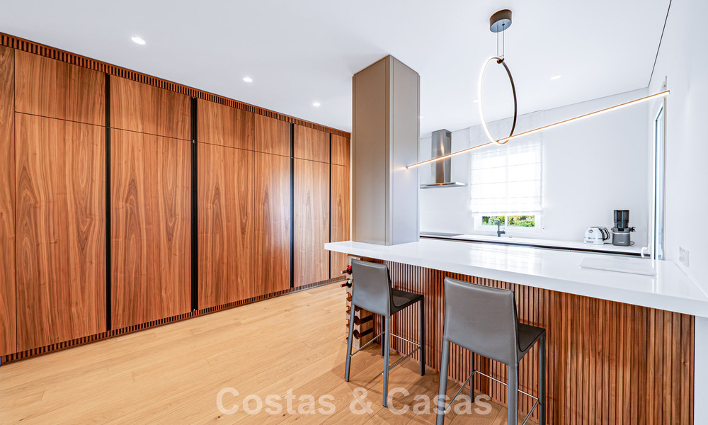 Eersteklas appartement te koop, direct aan het strand in het vijfsterren Las Dunas Park in Marbella - Estepona 800878