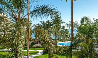 Eersteklas appartement te koop, direct aan het strand in het vijfsterren Las Dunas Park in Marbella - Estepona 800880 