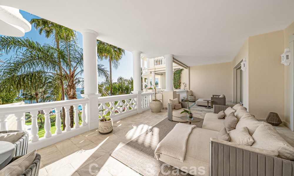 Eersteklas appartement te koop, direct aan het strand in het vijfsterren Las Dunas Park in Marbella - Estepona 800881