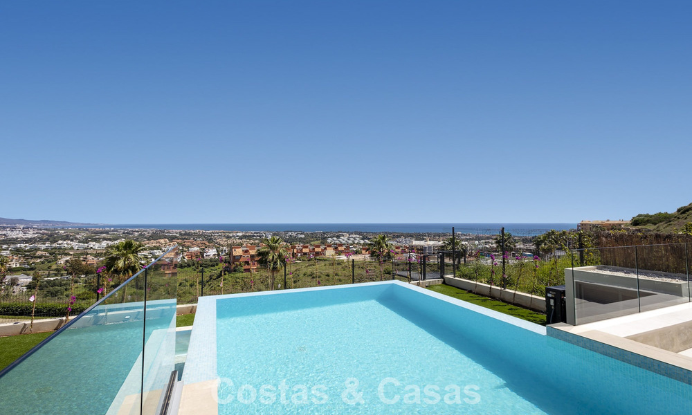 Eigentijdse luxevilla met panoramische vergezichten te koop in de heuvels van Marbella - Benahavis 800790