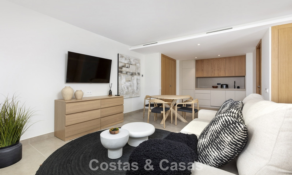 Eigentijdse luxevilla met panoramische vergezichten te koop in de heuvels van Marbella - Benahavis 800795