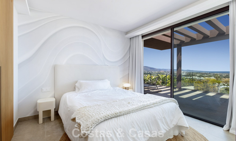 Eigentijdse luxevilla met panoramische vergezichten te koop in de heuvels van Marbella - Benahavis 800796