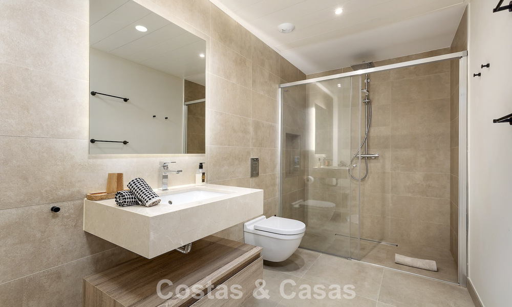 Eigentijdse luxevilla met panoramische vergezichten te koop in de heuvels van Marbella - Benahavis 800798
