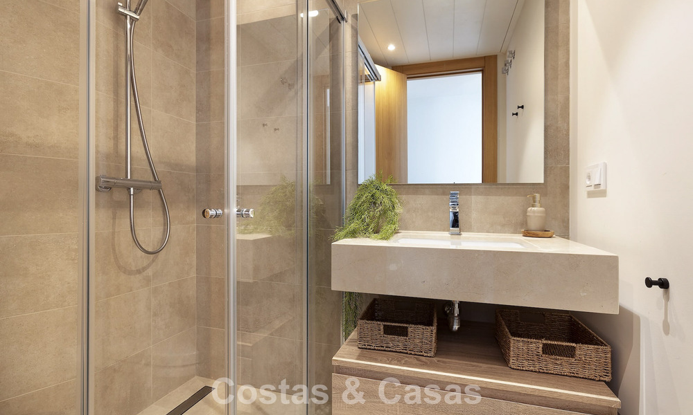 Eigentijdse luxevilla met panoramische vergezichten te koop in de heuvels van Marbella - Benahavis 800806