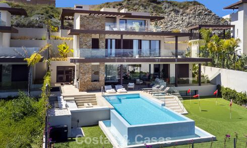 Eigentijdse luxevilla met panoramische vergezichten te koop in de heuvels van Marbella - Benahavis 800808