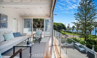 Prachtig gerenoveerd herenhuis met 4 slaapkamers te koop met zeezicht, eerstelijnsstrand op Marbella’s Golden Mile 800852 