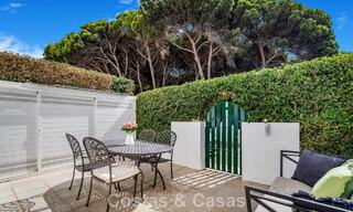 Prachtig gerenoveerd herenhuis met 4 slaapkamers te koop met zeezicht, eerstelijnsstrand op Marbella’s Golden Mile 800863 