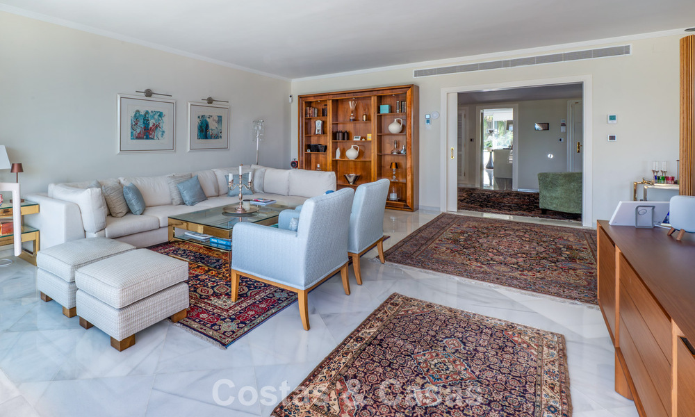 Hoogwaardig duplex penthouse te koop in een felbegeerd golfcomplex in Nueva Andalucia, Marbella 800959