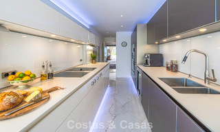 Hoogwaardig duplex penthouse te koop in een felbegeerd golfcomplex in Nueva Andalucia, Marbella 800966 