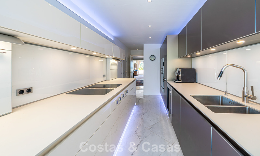 Hoogwaardig duplex penthouse te koop in een felbegeerd golfcomplex in Nueva Andalucia, Marbella 800967