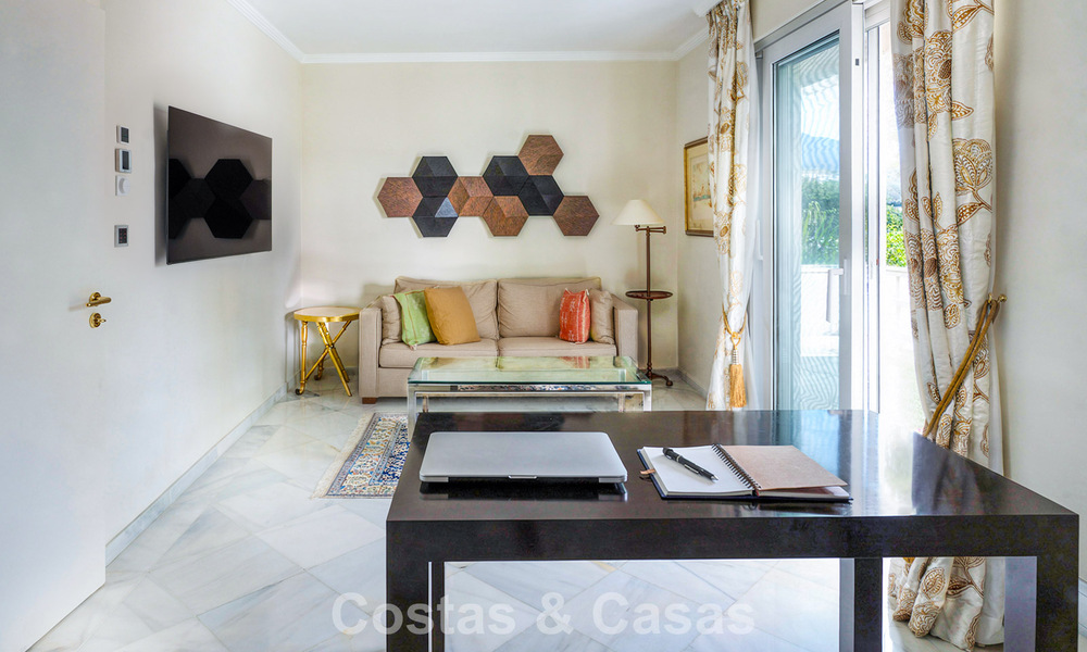 Hoogwaardig duplex penthouse te koop in een felbegeerd golfcomplex in Nueva Andalucia, Marbella 800970