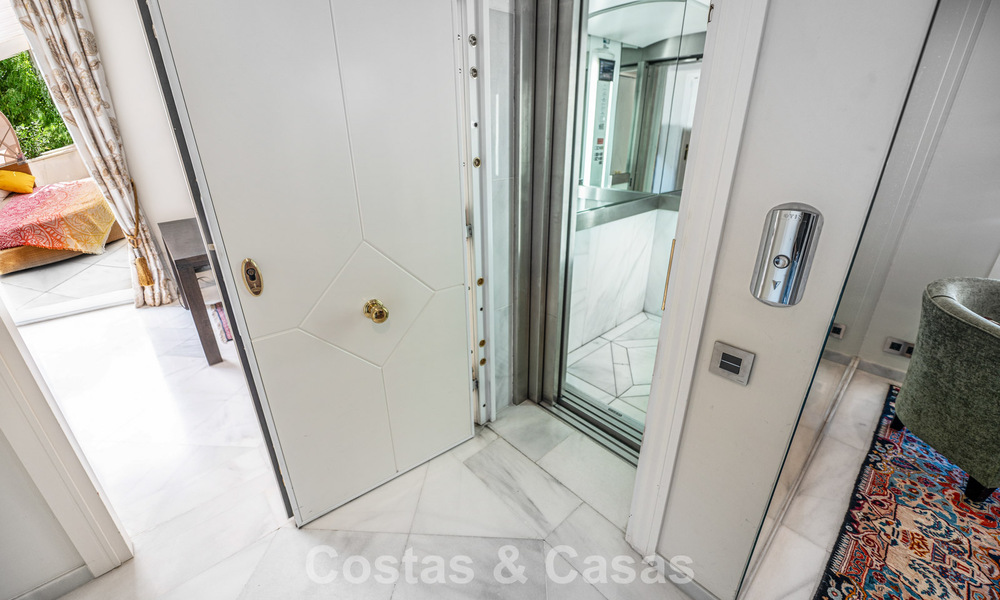 Hoogwaardig duplex penthouse te koop in een felbegeerd golfcomplex in Nueva Andalucia, Marbella 801005