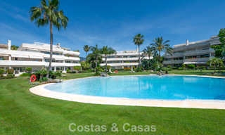 Hoogwaardig duplex penthouse te koop in een felbegeerd golfcomplex in Nueva Andalucia, Marbella 801007 