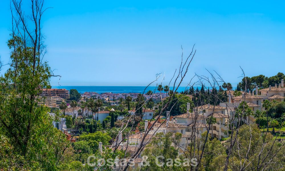 Ruime familiewoning te koop in een kleinschalige gated urbanisatie in het begeerde Nueva Andalucia, Marbella 801084