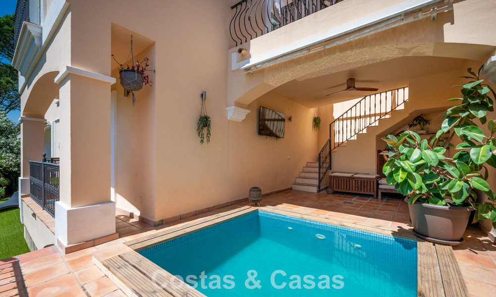 Ruime familiewoning te koop in een kleinschalige gated urbanisatie in het begeerde Nueva Andalucia, Marbella 801088