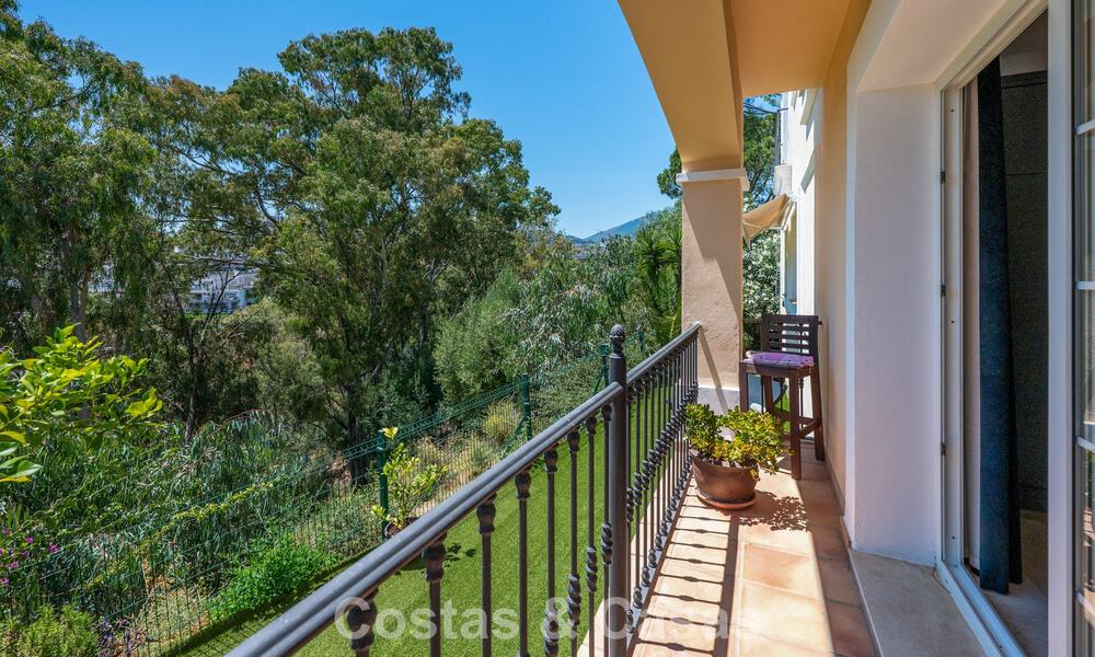 Ruime familiewoning te koop in een kleinschalige gated urbanisatie in het begeerde Nueva Andalucia, Marbella 801096