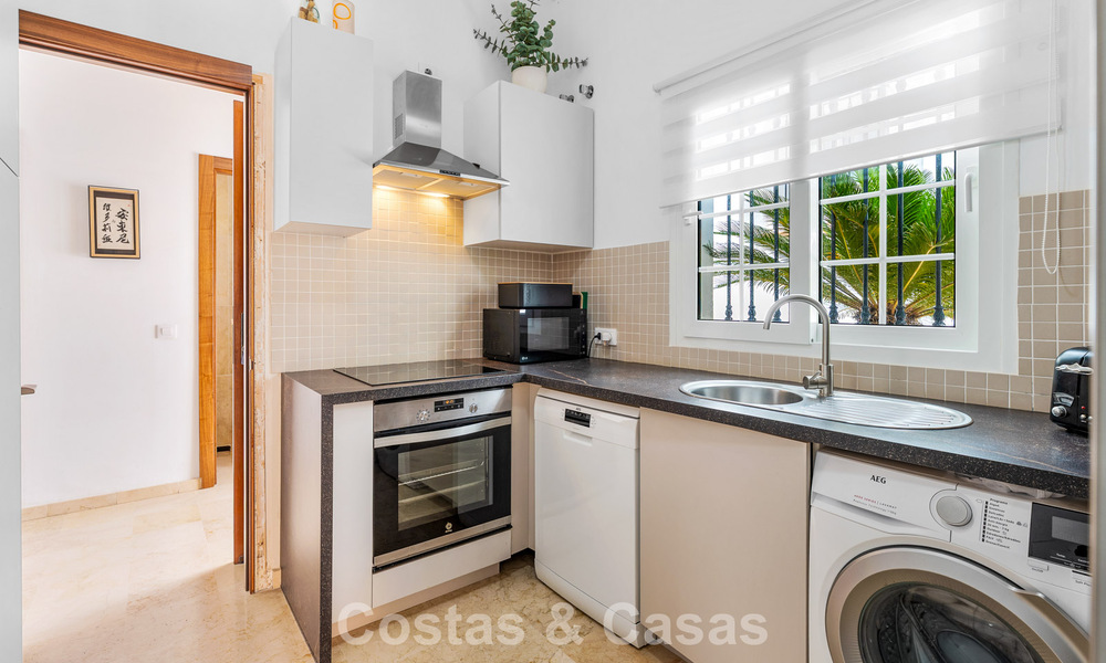 Ruime familiewoning te koop in een kleinschalige gated urbanisatie in het begeerde Nueva Andalucia, Marbella 801103