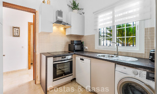 Ruime familiewoning te koop in een kleinschalige gated urbanisatie in het begeerde Nueva Andalucia, Marbella 801103 