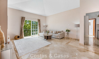 Ruime familiewoning te koop in een kleinschalige gated urbanisatie in het begeerde Nueva Andalucia, Marbella 801111 