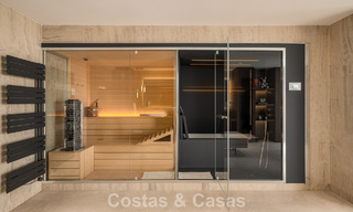 Indrukwekkende luxevilla met moderne minimalistische architectuur te koop in de heuvels van Oost-Marbella 801125 
