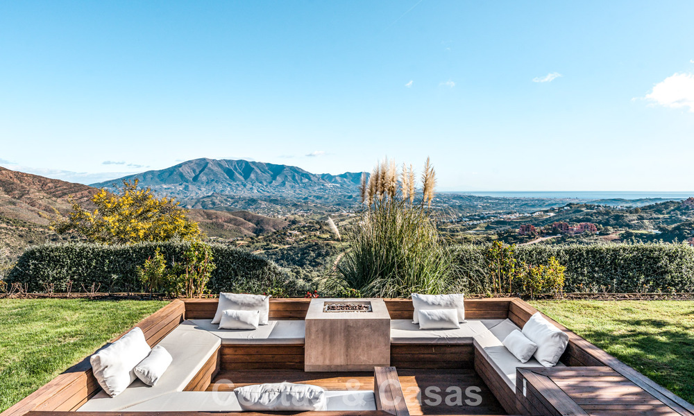 Indrukwekkende luxevilla met moderne minimalistische architectuur te koop in de heuvels van Oost-Marbella 801131