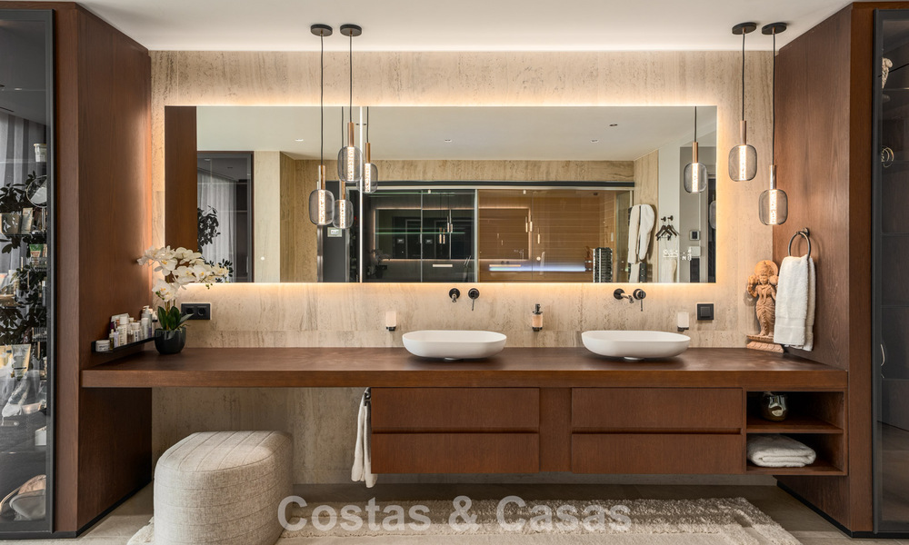Indrukwekkende luxevilla met moderne minimalistische architectuur te koop in de heuvels van Oost-Marbella 801161