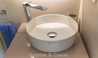 Exclusief penthouse met schitterend open zeezicht te koop aan het strand in Estepona 801248 
