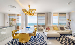 Exclusief penthouse met schitterend open zeezicht te koop aan het strand in Estepona 801257 