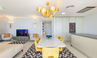 Exclusief penthouse met schitterend open zeezicht te koop aan het strand in Estepona 801263 