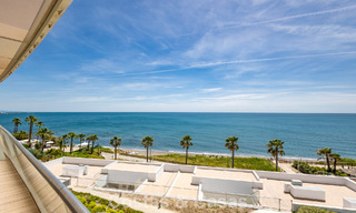 Exclusief penthouse met schitterend open zeezicht te koop aan het strand in Estepona 801266 