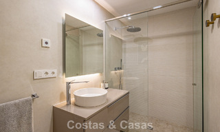 Exclusief penthouse met schitterend open zeezicht te koop aan het strand in Estepona 801271 