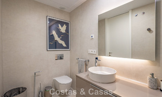 Exclusief penthouse met schitterend open zeezicht te koop aan het strand in Estepona 801272 