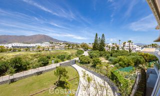 Exclusief penthouse met schitterend open zeezicht te koop aan het strand in Estepona 801278 