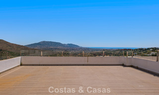 Hedendaagse luxevilla met strakke, moderne bouwstijl en adembenemend uitzicht te koop in Oost-Marbella 801162 