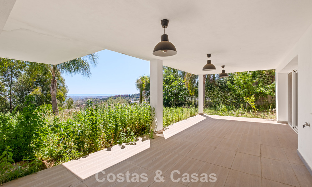 Hedendaagse luxevilla met strakke, moderne bouwstijl en adembenemend uitzicht te koop in Oost-Marbella 801206