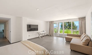 Hedendaagse luxevilla met strakke, moderne bouwstijl en adembenemend uitzicht te koop in Oost-Marbella 801213 