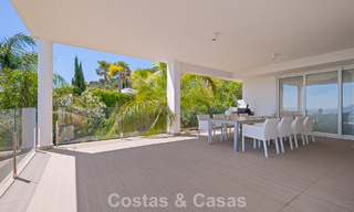 Hedendaagse luxevilla met strakke, moderne bouwstijl en adembenemend uitzicht te koop in Oost-Marbella 801216 