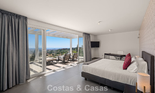 Hedendaagse luxevilla met strakke, moderne bouwstijl en adembenemend uitzicht te koop in Oost-Marbella 801233 