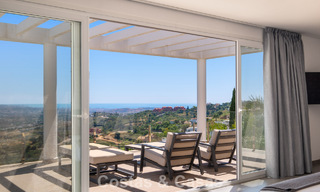Hedendaagse luxevilla met strakke, moderne bouwstijl en adembenemend uitzicht te koop in Oost-Marbella 801234 