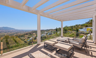 Hedendaagse luxevilla met strakke, moderne bouwstijl en adembenemend uitzicht te koop in Oost-Marbella 801236 