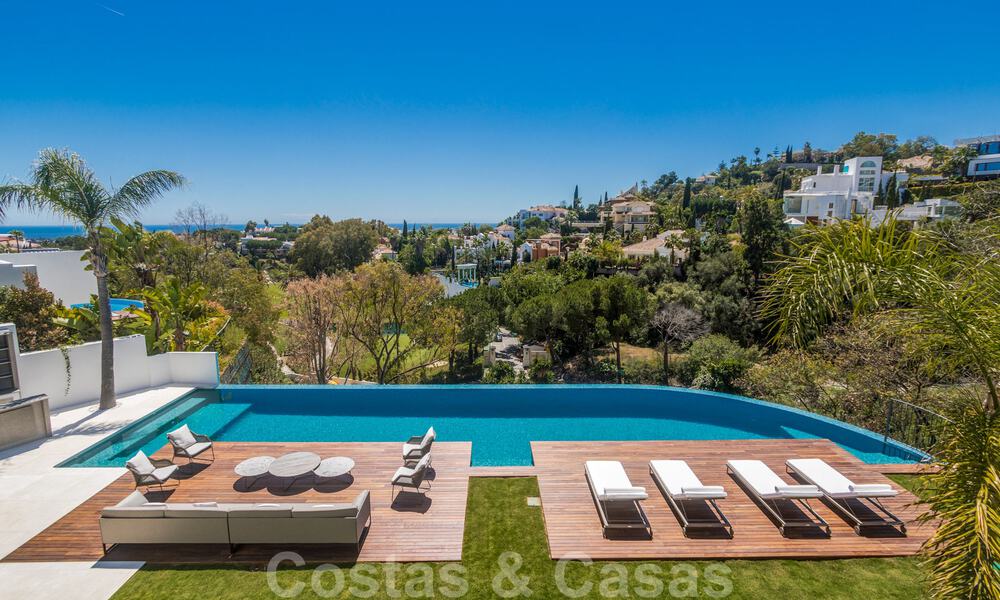 Instapklare, luxueuze, moderne villa te koop, met schitterend uitzicht in La Quinta, een golfurbanisatie in Marbella - Benahavis 801041