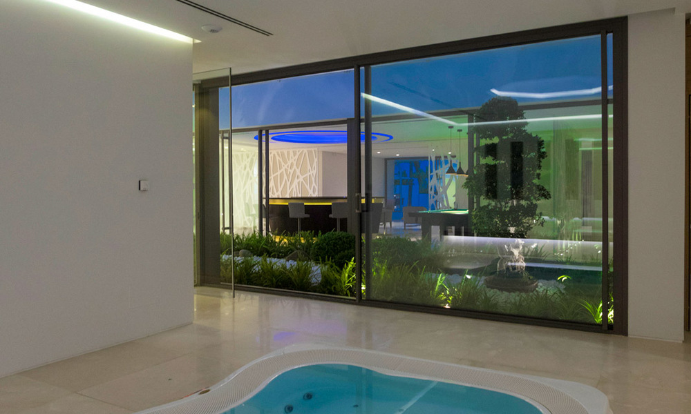 Instapklare, luxueuze, moderne villa te koop, met schitterend uitzicht in La Quinta, een golfurbanisatie in Marbella - Benahavis 801082
